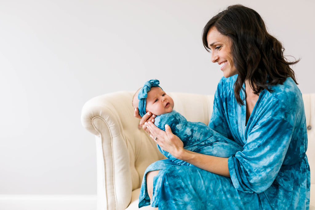 Blue RAINBOW Baby Maternity Robe and Matching Gown Set with Baby Swadd –  Millie Mae Clothing